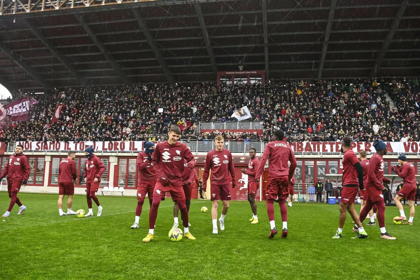 La Formazione ufficiale del Torino in campo prima della sfida con il Bologna